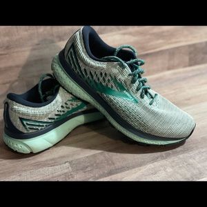 Women’s Brooks Ghost 13 Pixel Edition